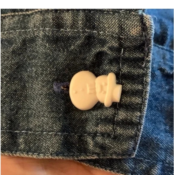 Life Style, Denim Christmas embroidery button down Shirt, Size SMALL - Picture 5 of 7